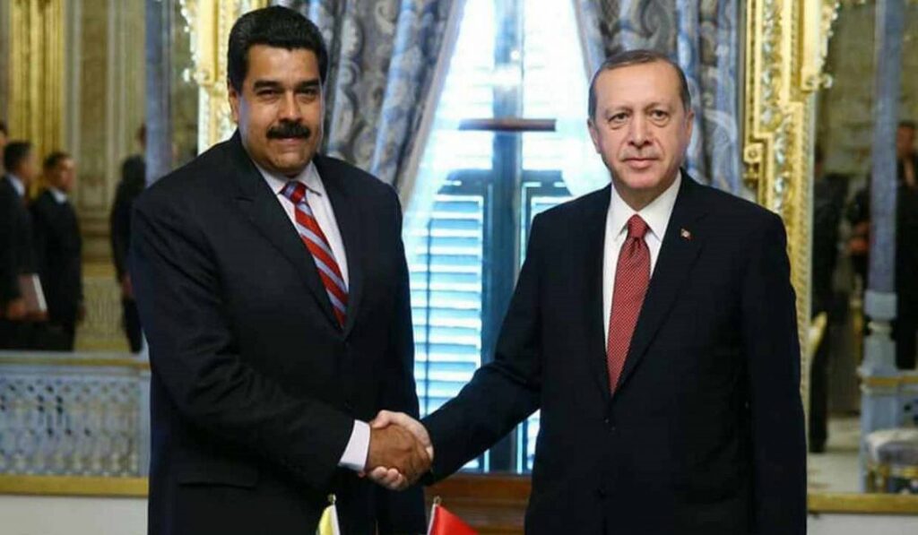 Maduro viaja a Turquía