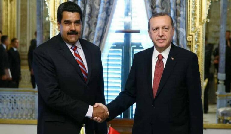Maduro viaja a Turquía
