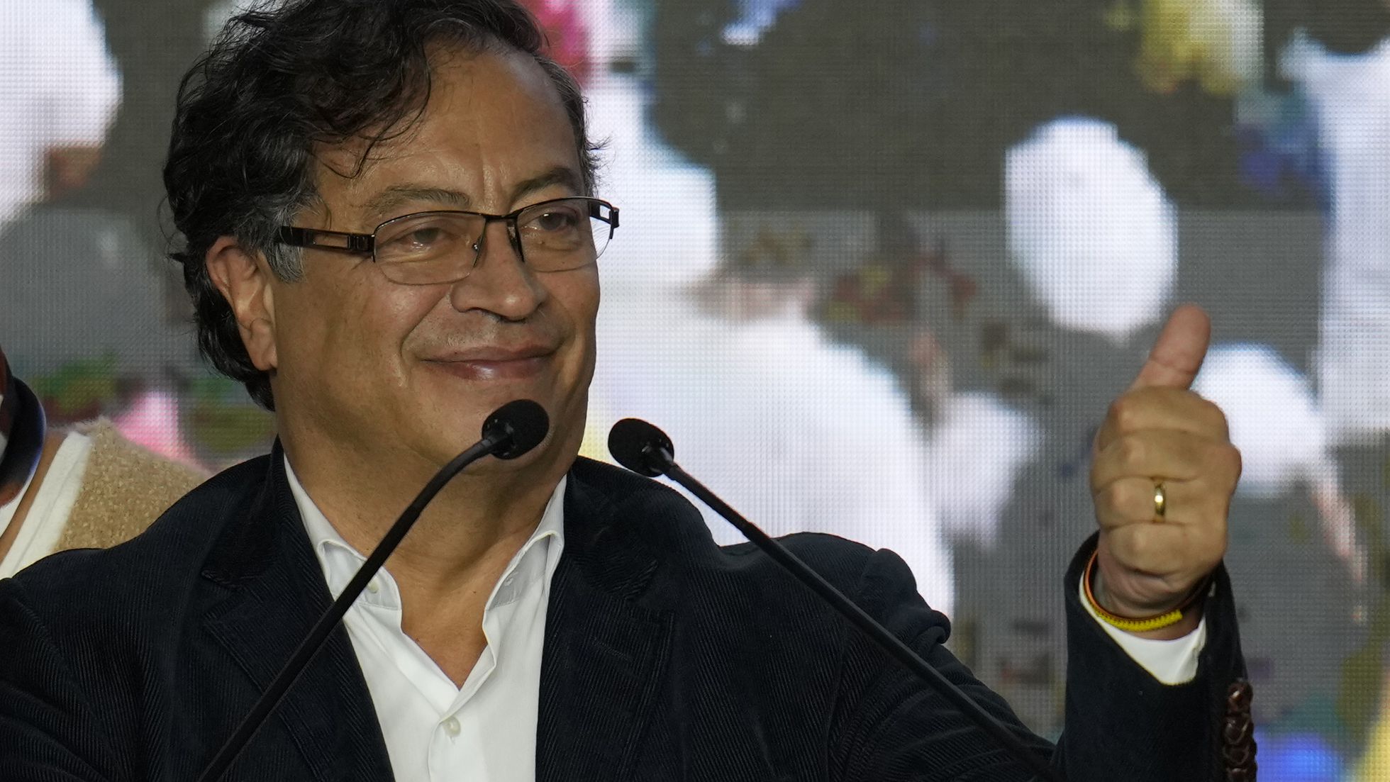 Petro adelante en encuesta RCN