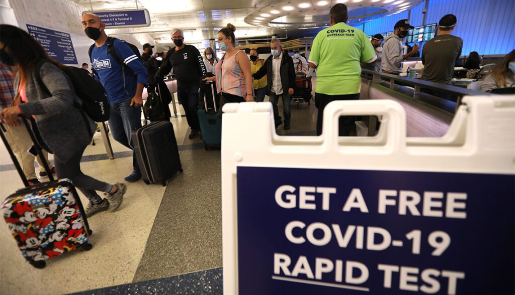 Eliminarán prueba de Covid en aeropuertos