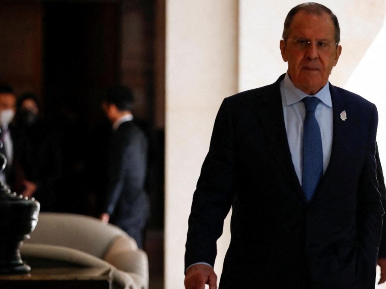 Lavrov abandona