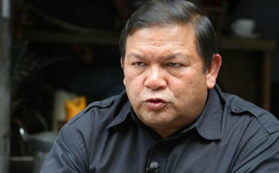 Andrés solidario con educadores