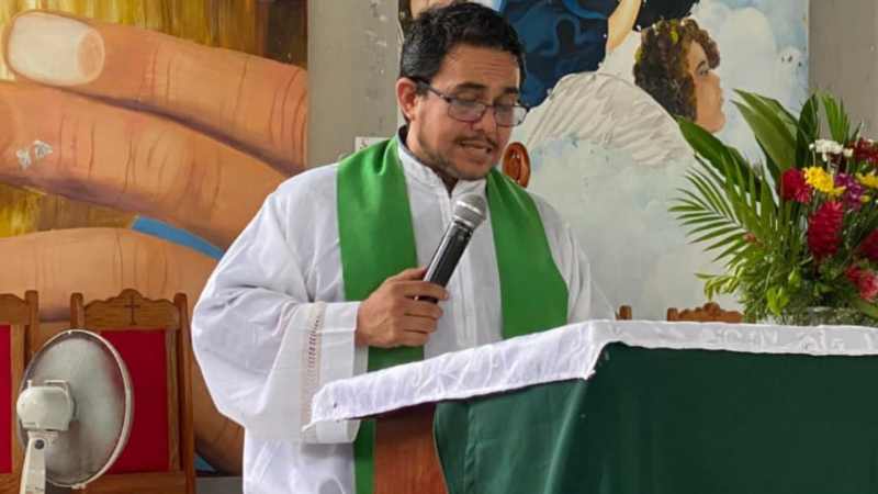 Detenido sacerdote en Nicaragua