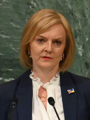 Truss dará más apoyo a Ucrania