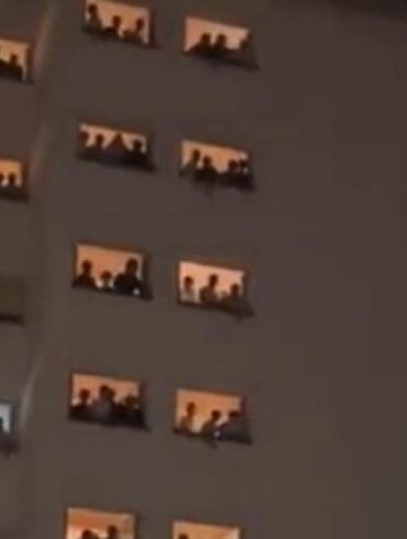 Universitarios acosan a mujeres