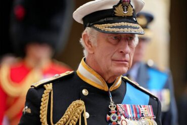 Carlos III hará gira mundial