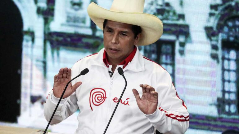 Fiscalía peruana acusa a presidente Castillo