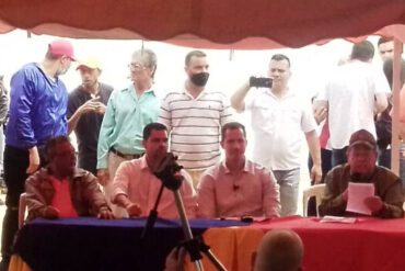 Guaidó con pescadores en Sucre