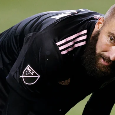 Higuaín se retira del fútbol