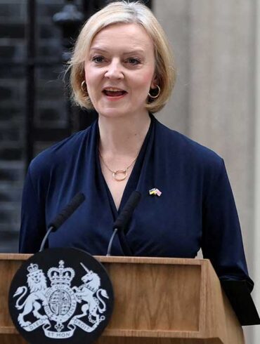 Liz Truss renuncia a su cargo