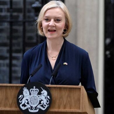 Liz Truss renuncia a su cargo