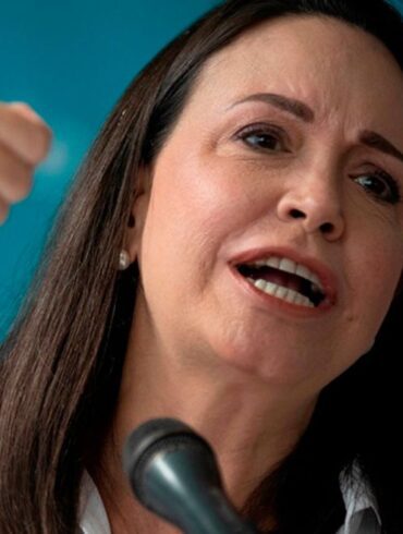 María Corina pide neutralidad a EEUU