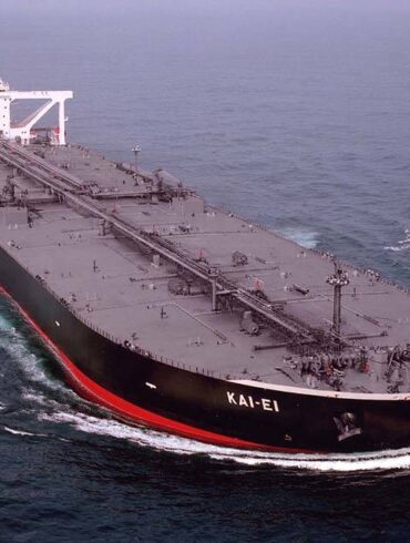 Acusan a cuatro personas por contrabando petrolero