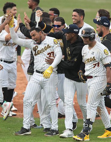 Leones dejan en el terreno a Caribes