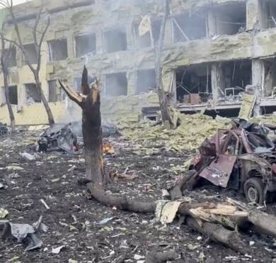 Muere un bebé en bombardeo a maternidad