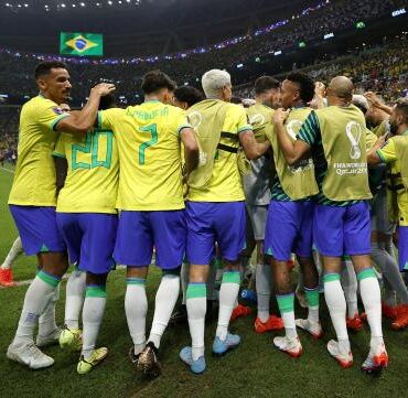 Brasil gana a Serbia 2-0