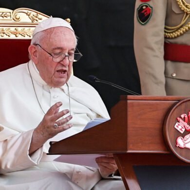 El papa pide poner fin a la guerra