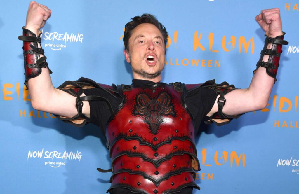 Elon se disfrazó de Samurái