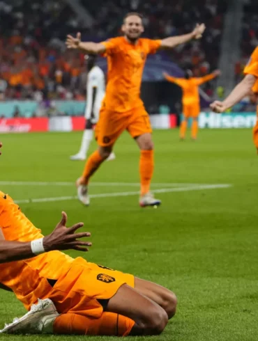 Holanda derrota a Senegal