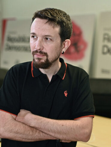 Iglesias pide plata para montar canalen internet