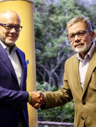 Jorge y Gerardo se reúnen en Paris