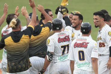 Leones derrotan a Navegantes 9-5
