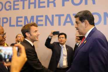Macron pide a Maduro y oposición