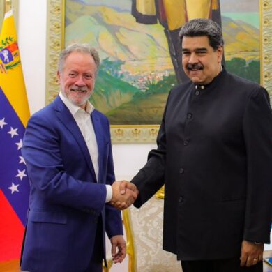 Maduro y David Beasley reunidos
