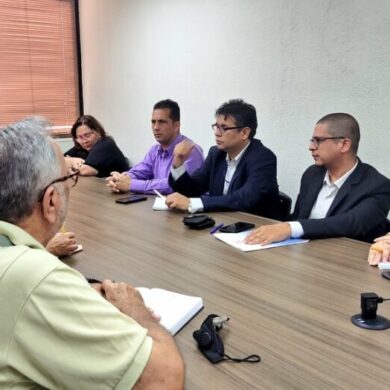 Nicmer Evans reunido con la Plataforma