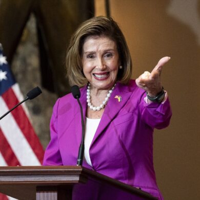 Pelosi deja el liderazgo en Cámara Baja