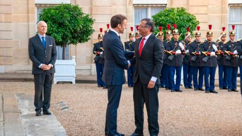 Petro y Macron reunidos