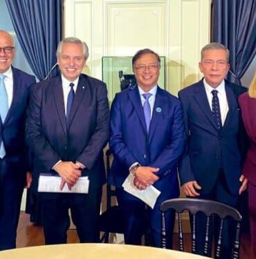 Petro pide amnistía para presos políticos