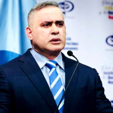 Tarek a policías delincuentes