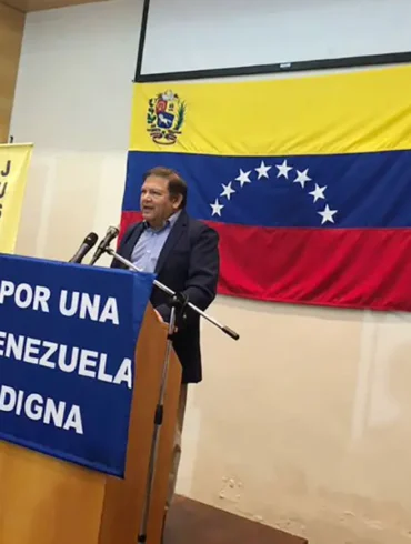 Velásquez se lanza a las Primarias