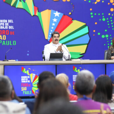 Maduro la emprende contra Boric