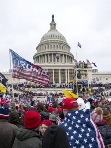 Acusan a Trump por el 6 de enero