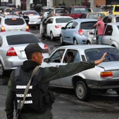 Colas para echar gasolina