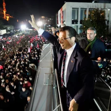 Condenan opositor de Erdogan