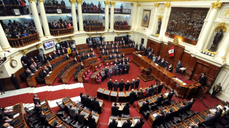 Congreso peruano discutirá adelanto de elecciones
