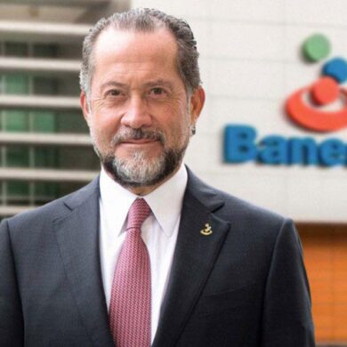 Escotet compra otro banco
