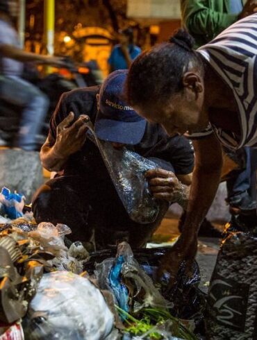 Hambre pareja dentro de diez años