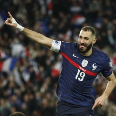 Benzemá se va de la selección