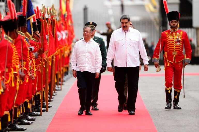 Maduro y Petro en inauguración de Tienditas