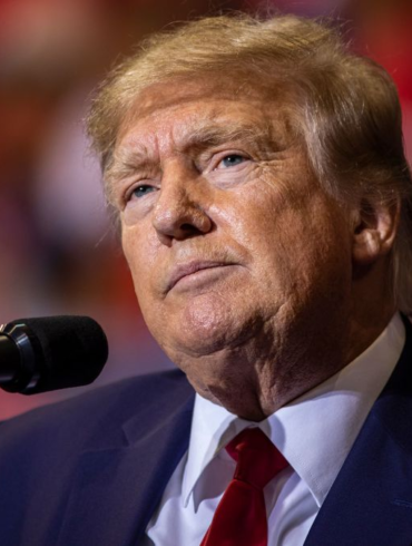 Descubren mas documentos clasificados a Trump