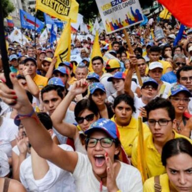 Partidos rechazan madrugonazo