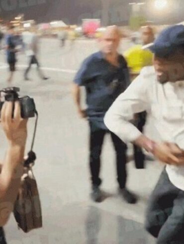 Patada de eto'o a fanatico