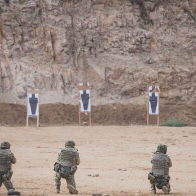 Civiles ucranianos entrenan en Toledo