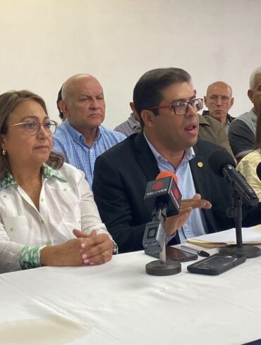 Adecos sobre las primarias