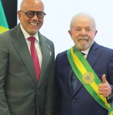 Lula abrirá embajada en Caracas