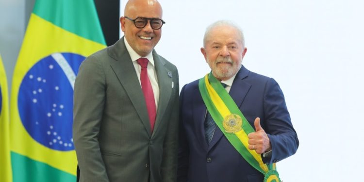 Lula abrirá embajada en Caracas
